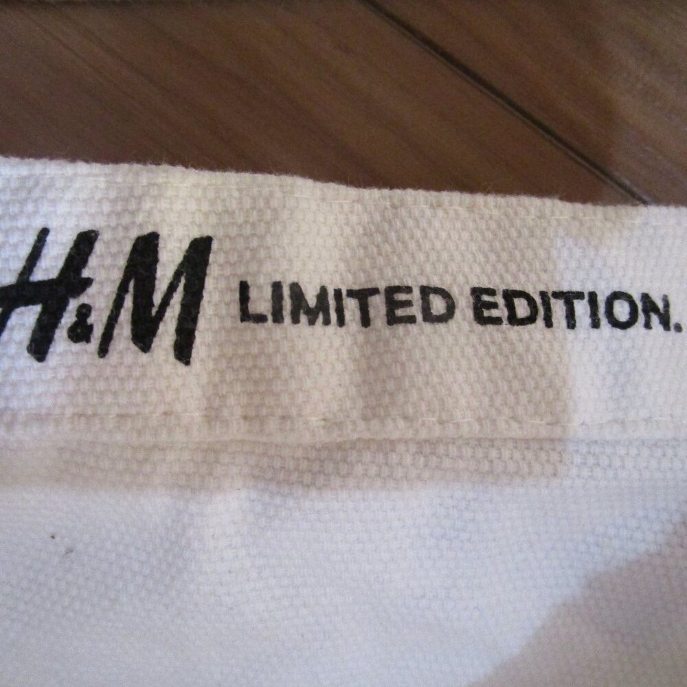 H&M limited edition worldwide canvas tote bag Ivory Cream EUC - Picture 5 of 5